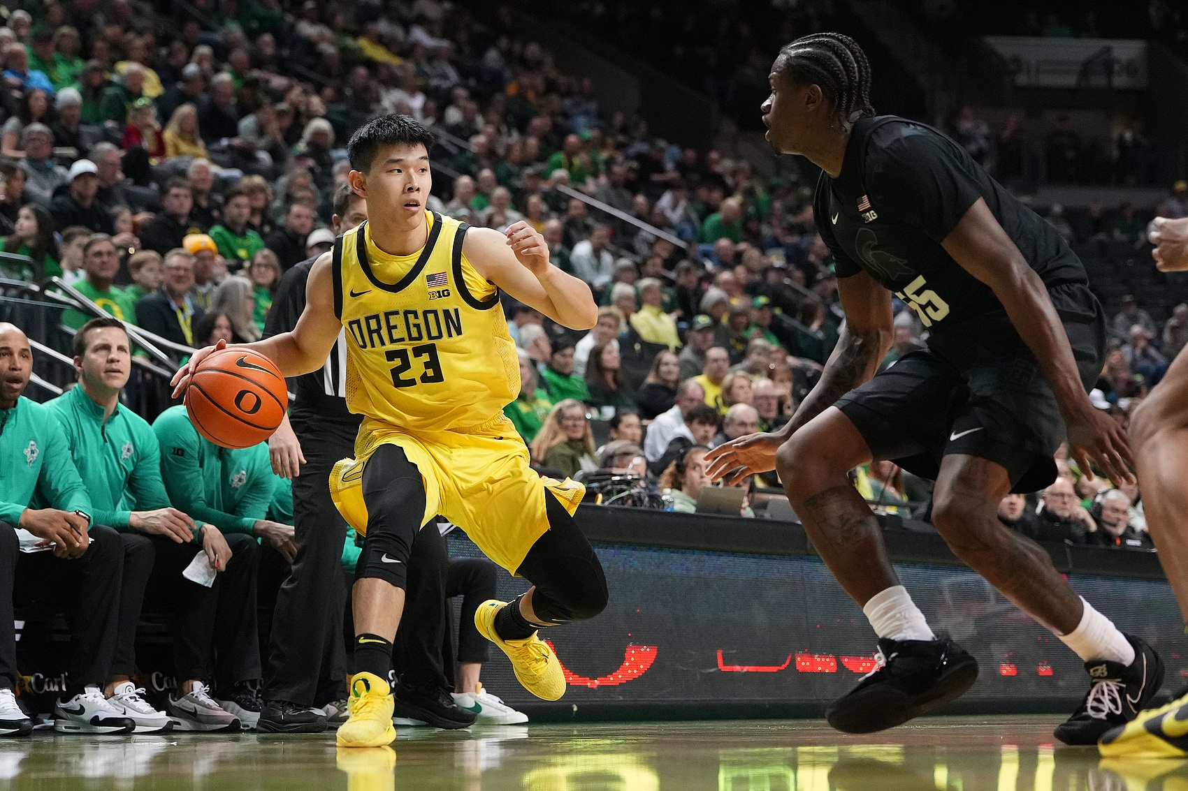 kaiyun-无缘疯三！林葳11分钟2中1拿到5分2助 罚球2中2